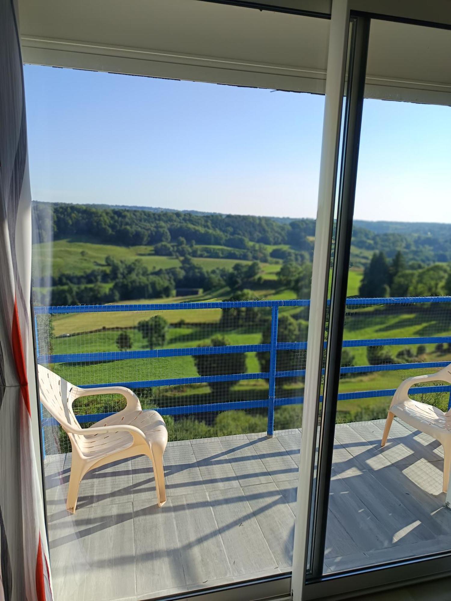 Bellevue Apartment La Tour-dʼAuvergne Екстериор снимка